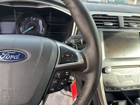 Used 2015 Ford Fusion SE w/ Equipment Group 202A image 18