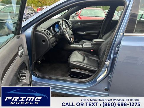 Used 2011 Chrysler 300 Limited image 12