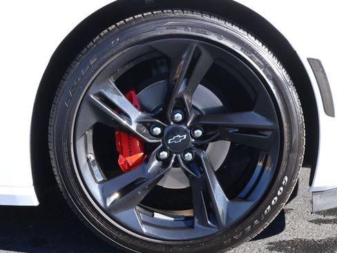 Used 2020 Chevrolet Camaro LT image 22