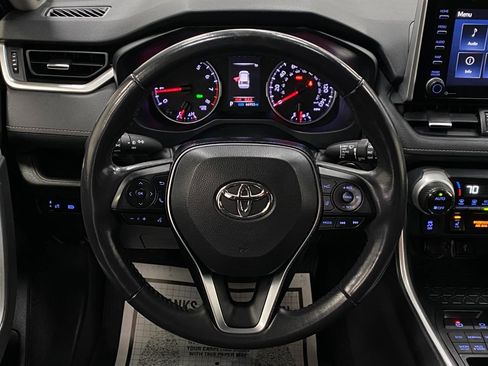 Used 2020 Toyota RAV4 XLE Premium image 16