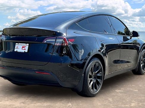 Used 2023 Tesla Model Y Long Range AWD/4WD image 4