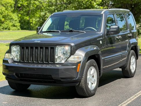 Used 2011 Jeep Liberty Sport AWD/4WD image 1