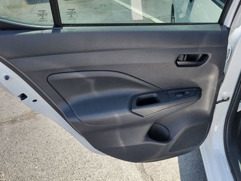 Used 2021 Nissan Versa S image 8