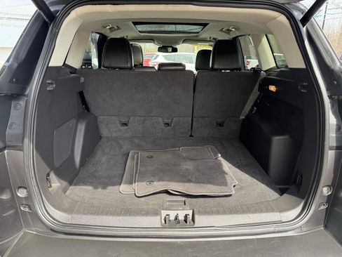 Used 2018 Ford Escape SE w/ SE Sync 3 Package FWD image 13