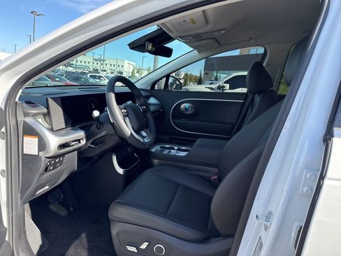 New 2026 Hyundai Ioniq 9 SEL image 8