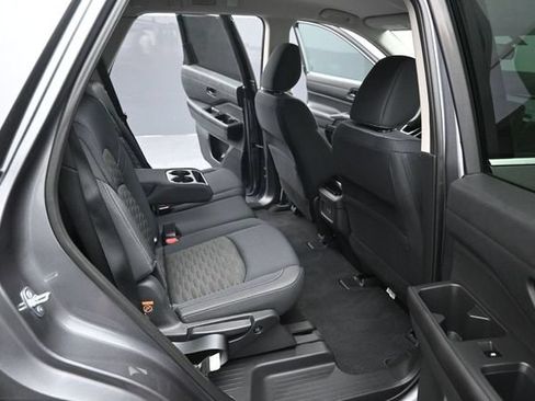 Certified 2023 Nissan Pathfinder SV w/ Black Appearance Package AWD/4WD image 30