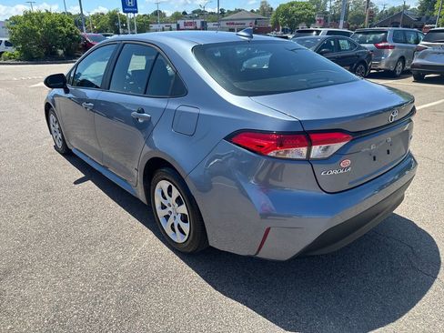 Used 2026 Toyota Corolla LE FWD image 5
