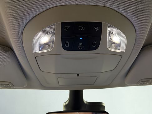 Used 2024 Chrysler Voyager LX FWD image 24