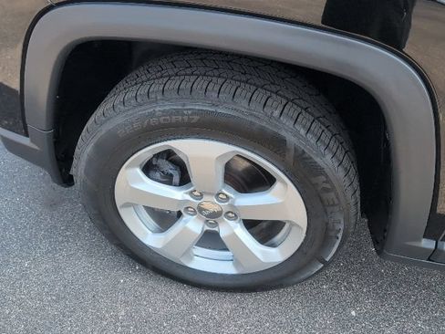 Used 2018 Jeep Compass Latitude w/ Cold Weather Group AWD/4WD image 16