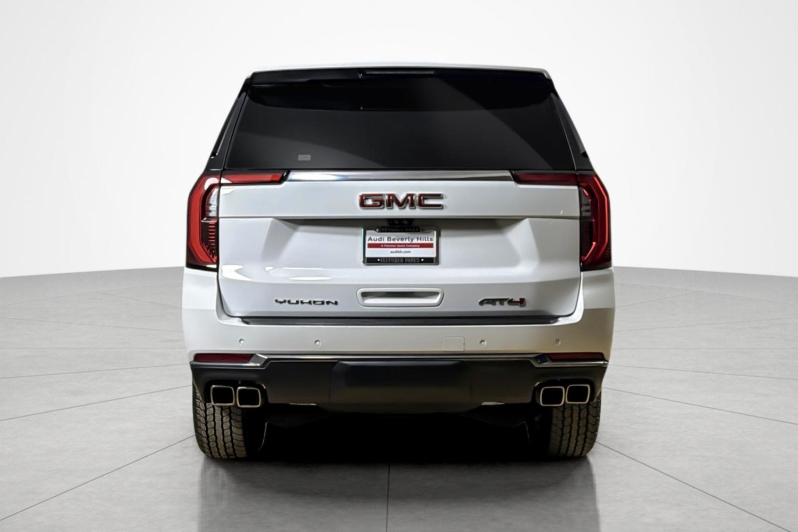 Used 2025 GMC Yukon AT4 w/ AT4 Premium Package AWD/4WD image 3