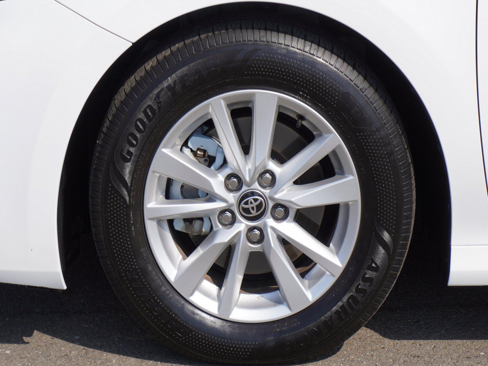 Used 2025 Toyota Camry LE w/ Convenience Package FWD image 7