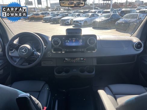 Used 2025 Mercedes-Benz Sprinter 2500 image 30