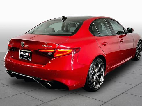 Used 2018 Alfa Romeo Giulia Ti Sport w/ Quick Order Package 22S Sport AWD/4WD image 13
