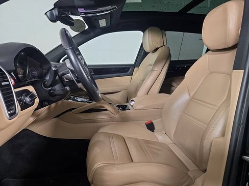 Used 2020 Porsche Cayenne AWD/4WD image 14