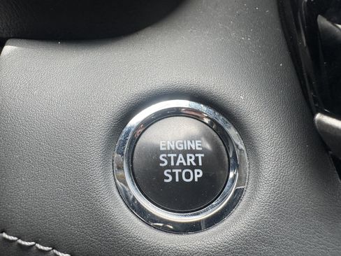 Used 2023 Toyota Highlander LE AWD/4WD image 36