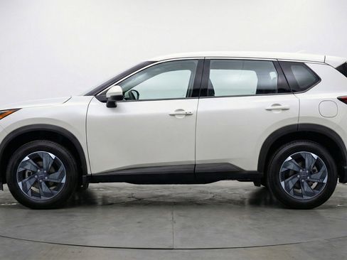 Used 2025 Nissan Rogue SV image 5