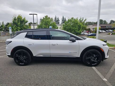 Used 2025 Chevrolet Equinox EV RS w/ Active Safety Package 3 AWD/4WD image 6