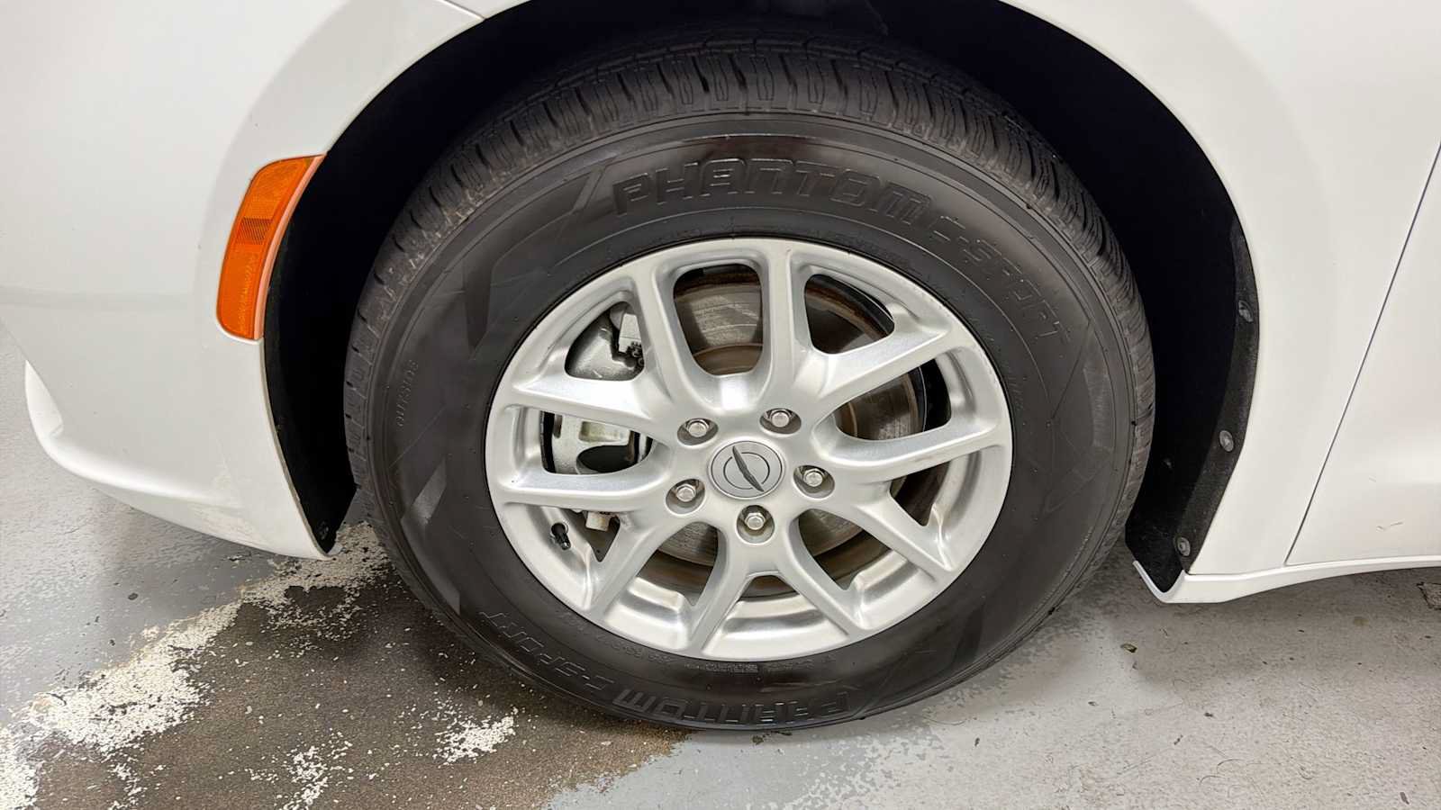Used 2022 Chrysler Pacifica Touring-L FWD image 10
