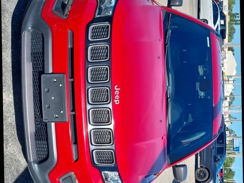 Used 2021 Jeep Compass Latitude AWD/4WD image 2