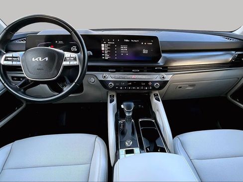 Certified 2025 Kia Telluride S FWD image 16