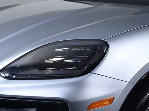 Certified 2025 Porsche Cayenne GTS AWD/4WD image 24