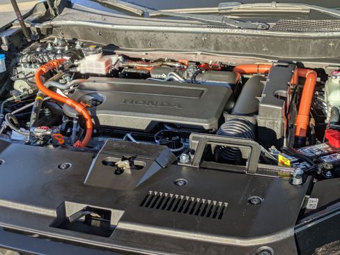 Used 2025 Honda CR-V Sport-L image 32