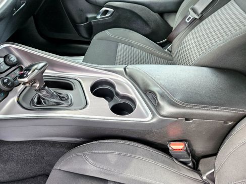 Used 2019 Dodge Challenger SXT image 13