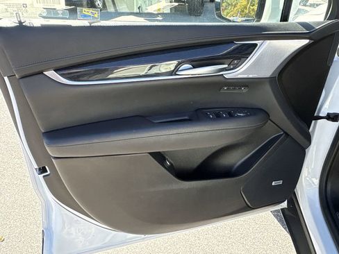 Certified 2025 Cadillac XT5 Premium Luxury image 26