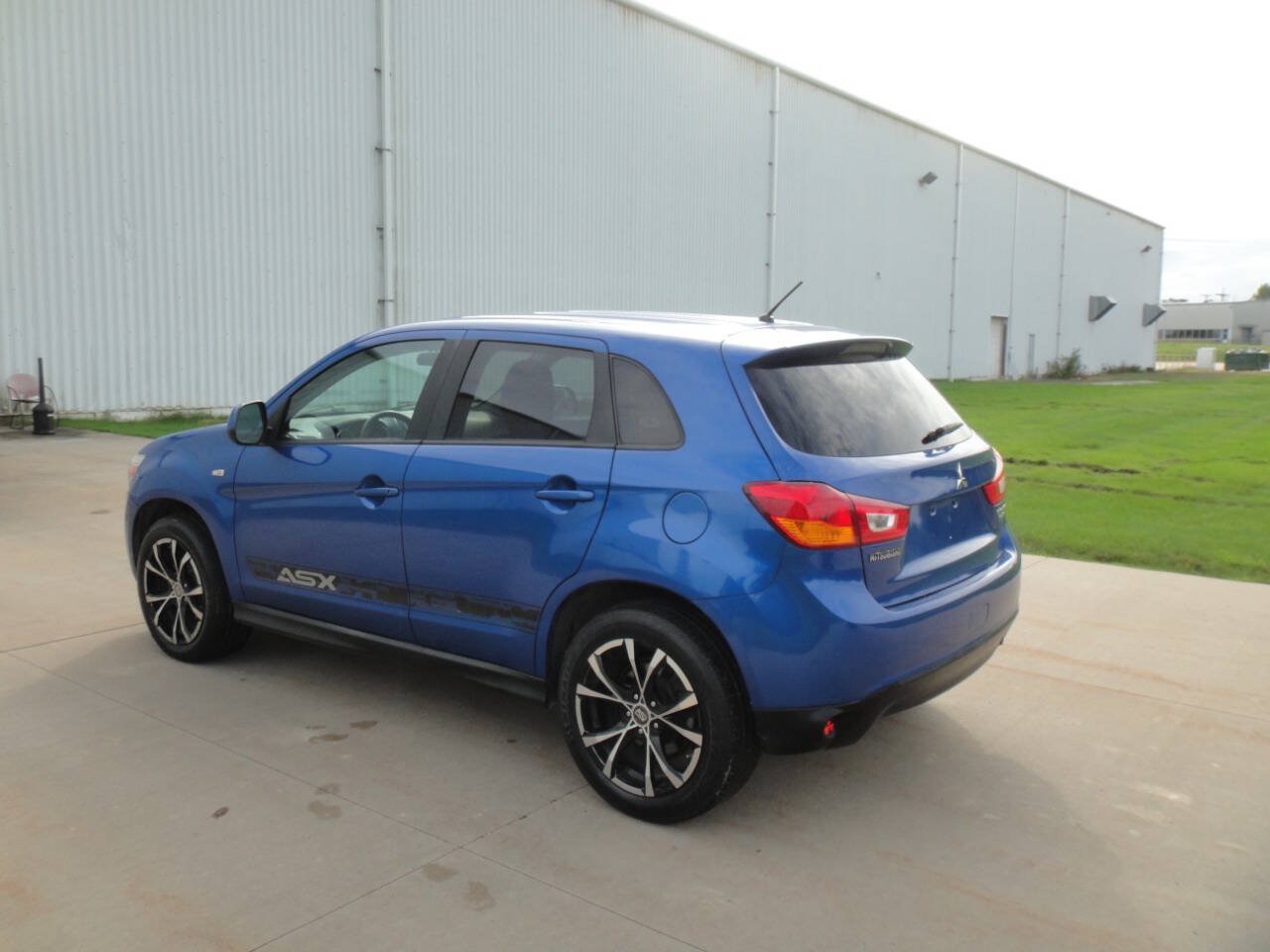 Used 2015 Mitsubishi Outlander Sport ES AWD/4WD image 8