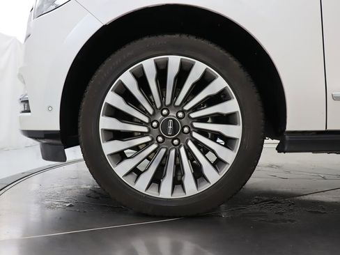Used 2019 Lincoln Navigator Reserve AWD/4WD image 51