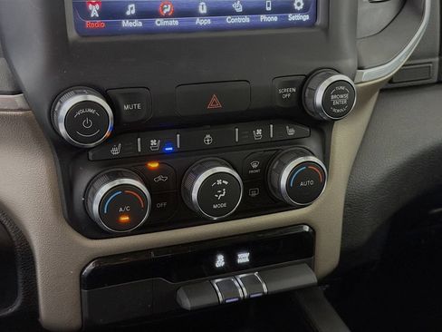 Used 2020 RAM 1500 Laramie w/ Off Road Group AWD/4WD image 19