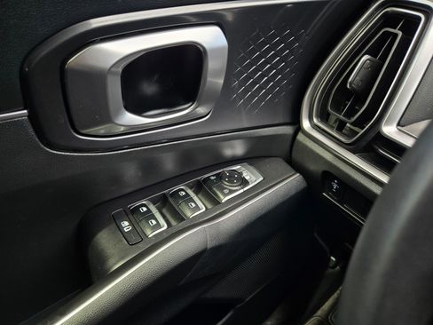 Used 2025 Kia Sorento S w/ Panoramic Sunroof Package FWD image 21