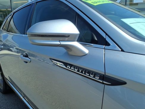 Certified 2022 Lincoln Nautilus Reserve AWD/4WD image 7