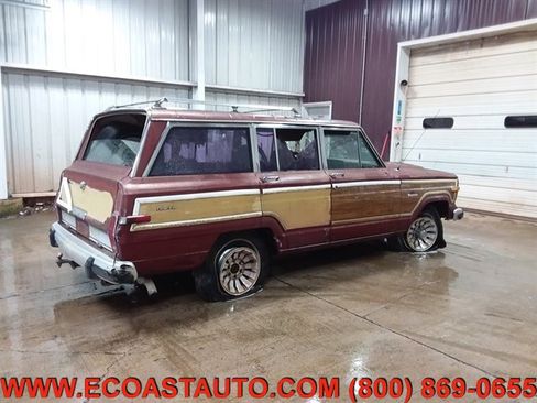 Used 1986 Jeep Grand Wagoneer image 2