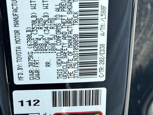 Used 2025 Toyota Tacoma TRD Pro AWD/4WD image 33