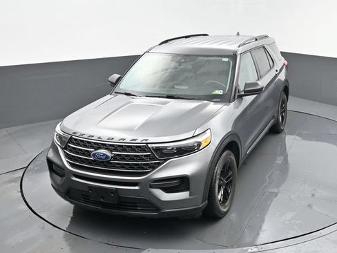 Used 2021 Ford Explorer XLT AWD/4WD image 22