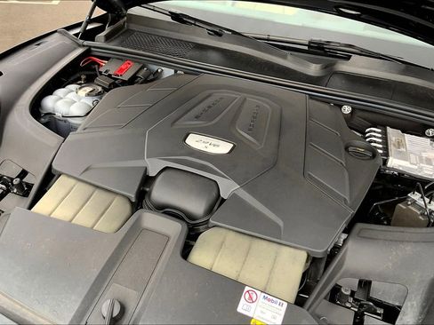 Used 2023 Porsche Cayenne S image 31