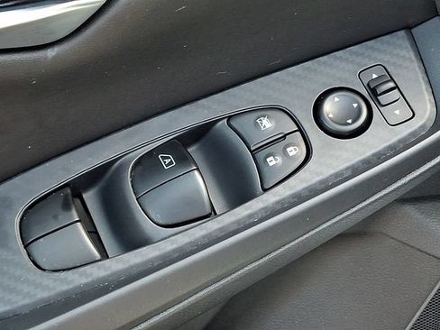 Used 2025 Nissan Sentra SV FWD image 27