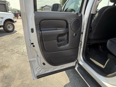 Used 2005 Dodge Ram 1500 Truck SLT image 21