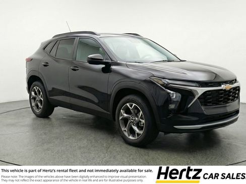 Used 2025 Chevrolet Trax LT w/ LT Convenience Package image 1