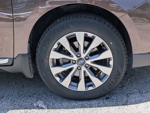 Used 2019 Subaru Outback 3.6R Touring w/ Popular Package #3A AWD/4WD image 11