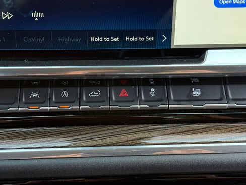 Used 2025 Chevrolet Silverado 1500 LT image 41