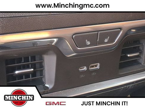Used 2023 GMC Sierra 1500 Denali Ultimate AWD/4WD image 11