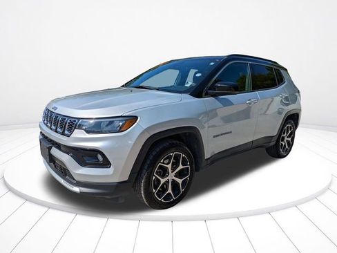 Used 2024 Jeep Compass Limited image 8