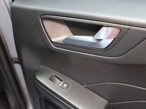 Used 2022 Ford Escape SEL image 11