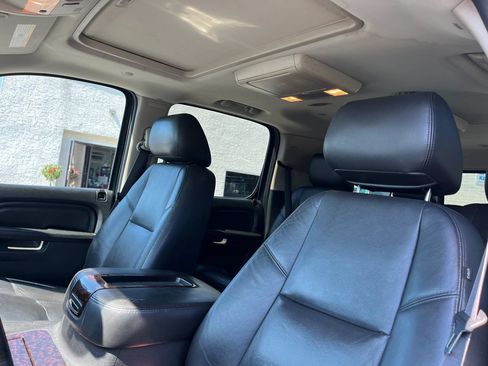 Used 2012 GMC Yukon XL Denali AWD/4WD image 10