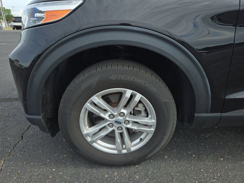Certified 2023 Ford Explorer XLT w/ Equipment Group 202A image 26