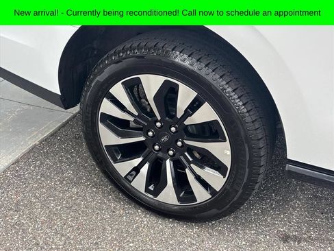 Used 2026 Ford Expedition Platinum w/ Driver's Package AWD/4WD image 28