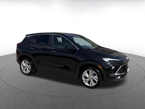Used 2025 Buick Encore GX Preferred image 2