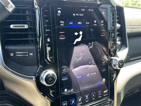 Used 2019 RAM 3500 Laramie AWD/4WD image 13